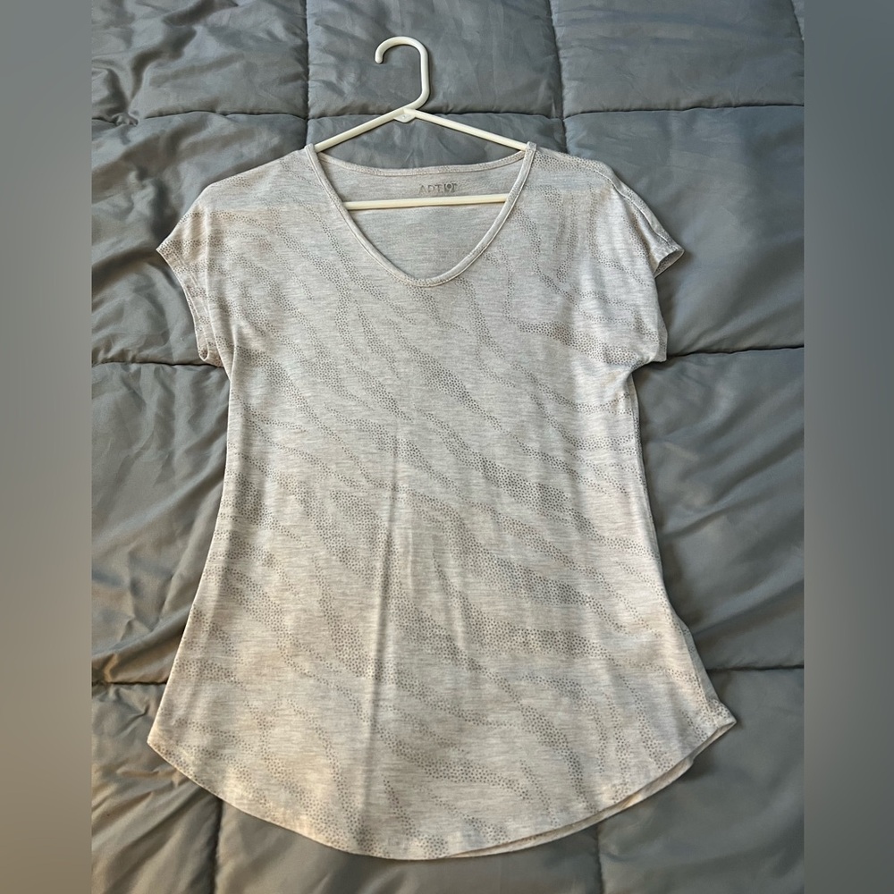 NWOT Apt. 9 Animal Print V-Neck Top